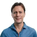 How Artificial Intelligence and Data Are Revolutionising Automotive Retail Ian Plummer, Chief Commercial Officer, Autotrader